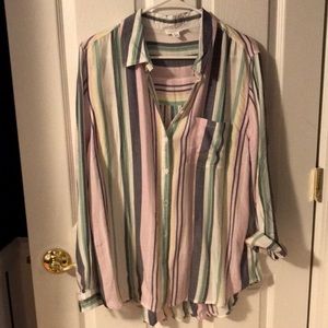 Woman’s large nwot silky blouse